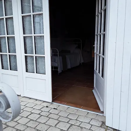 Alojamento de Acomodação e Pequeno-almoço Domaine Les Galards