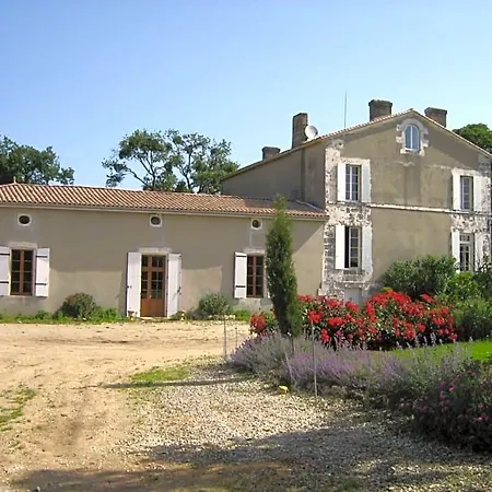 Domaine Les Galards Bed & Breakfast 3*